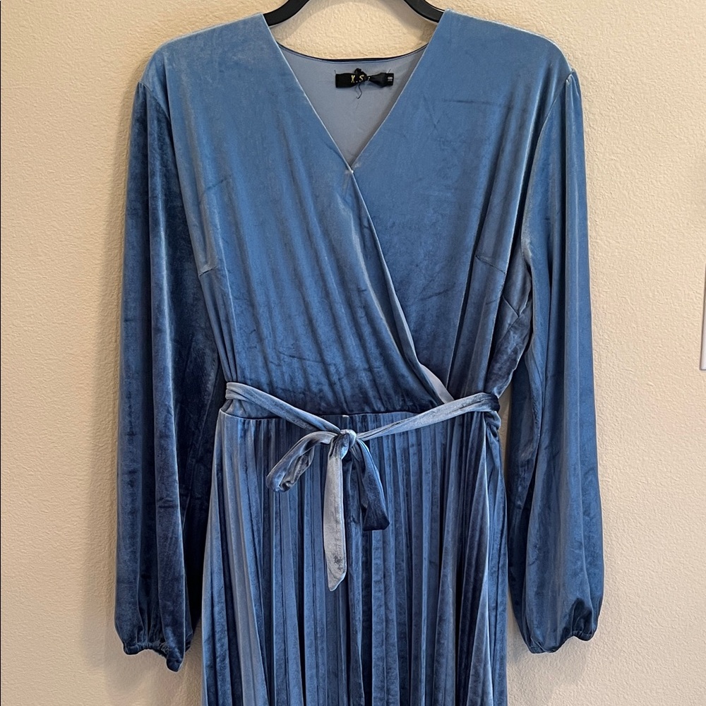 Elegant Blue Velvet Dress